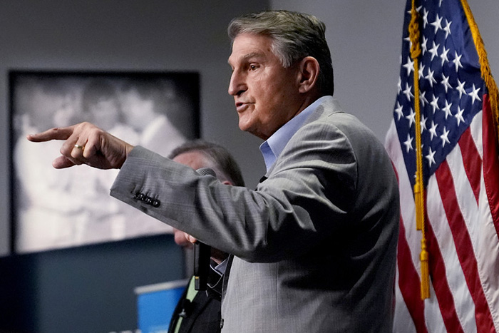 Manchin, Barrasso still see chance for election-year ‘grand bargain’ on energy permitting